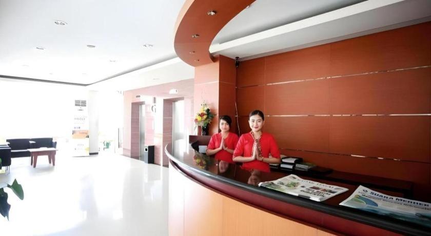 Karlita Hotel Tegal Exterior photo