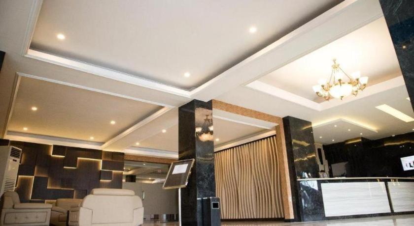 Karlita Hotel Tegal Exterior photo