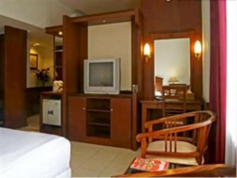 Karlita Hotel Tegal Exterior photo
